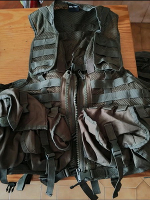 Mil-Tec tactical vest like new