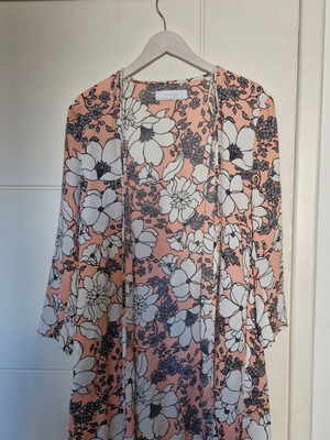 Zara kimono size small like new, colorful with pockets