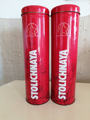 Κουτιά βότκα Stolichnaya μεταχειρισμένα, 2 τεμάχια, σιδερένια