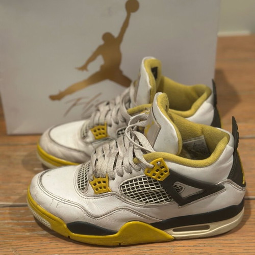 JORDAN 4