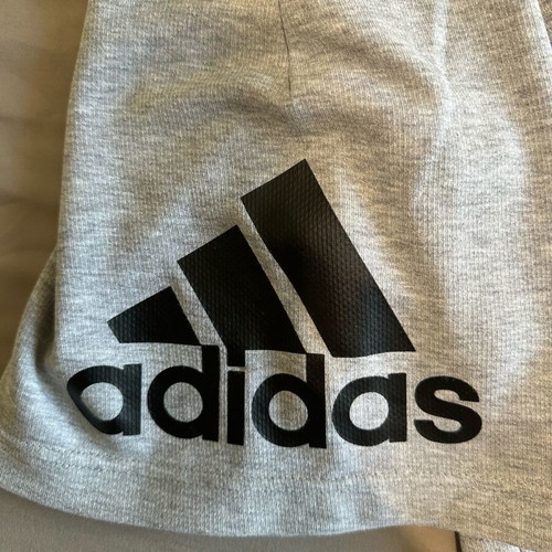Adidas βερμούδα γκρι σαν καινούργιο, μέγεθος M