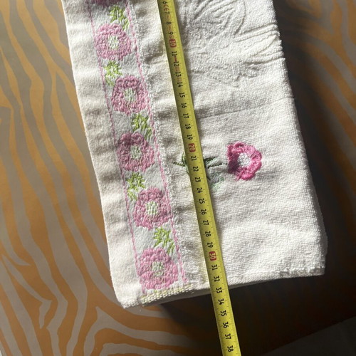 Hand Towels set of 2 with embroidery new 32x60 cm