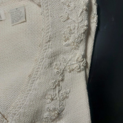 Sellecca women's white blouse like new with pearl buttons and embroidered designs size M