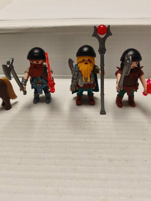 Playmobil dwarfs pack of 3 with weapons and pony like new