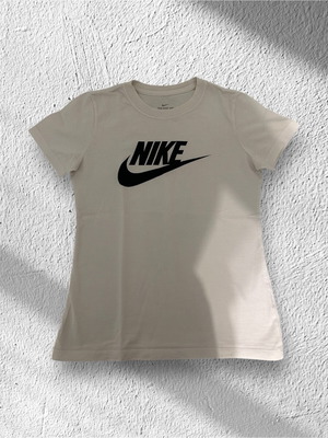 Nike T-shirt women's like new, black and white, size XS
