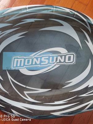Συλλογή Monsuno μεταχειρισμένη με σπάνια αντικείμενα και ειδικά δώρα