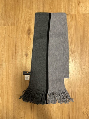 Scarf Navy & Green like new, black and gray