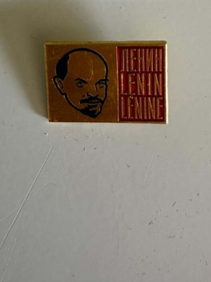 Soviet collectible pin USSR Lenin trilingual used