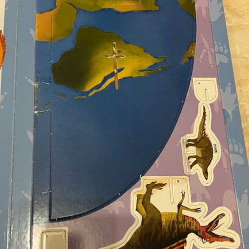 Build and Learn Dinosaurs used book with 8 3D dinosaurs