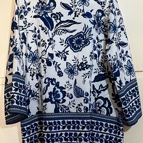Emery Rose blouse XL new, white and blue
