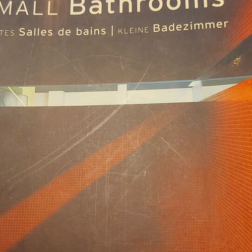 Book for Small Bathrooms like new, English and French