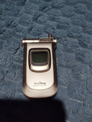 Samsung Exciting mobile phone with camera