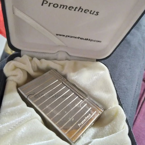 Prometheus Churchill-22 lighter new