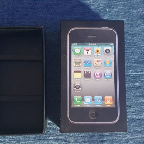 iPhone 3GS box like new