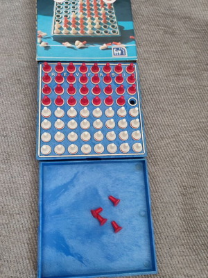 Reversi board game by Dourios used, almost complete