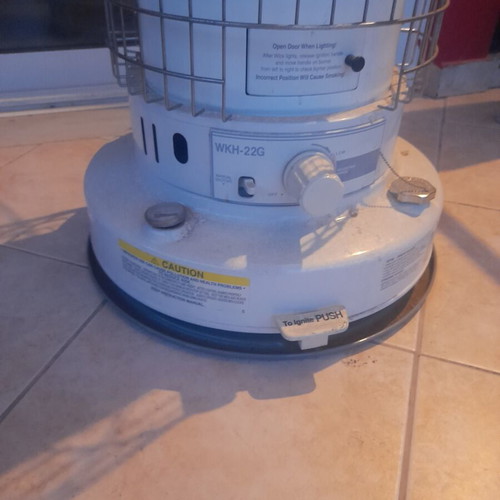 Portable Kerosene Wick Heater like new with automatic ignition and safety system