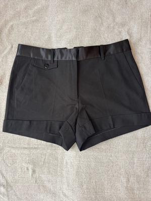 Zara shorts black short like new