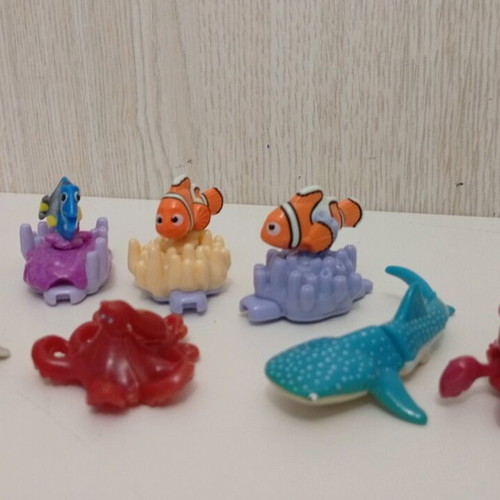 Kinder Joy Surprise used Finding Dory Nemo figure set