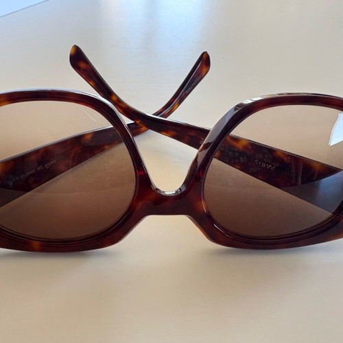 Celine sunglasses like new, brown with box and case