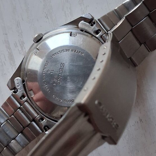 Seiko automatic wristwatch with original domed crystal, grey silver