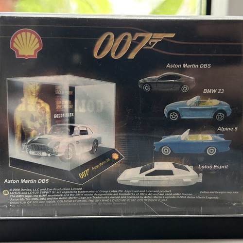 Aston Martin DB5 James Bond 007 Goldfinger Shell Collection new