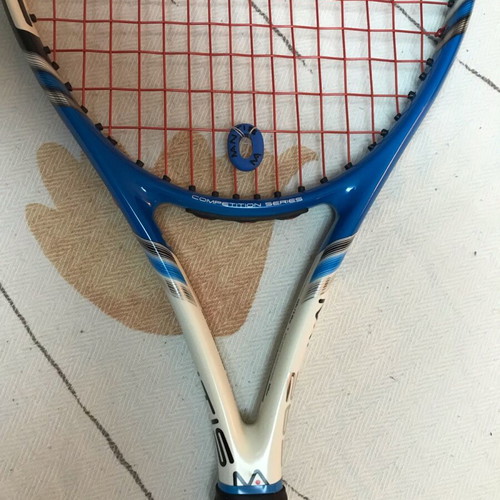 Mantis tennis racket used with case