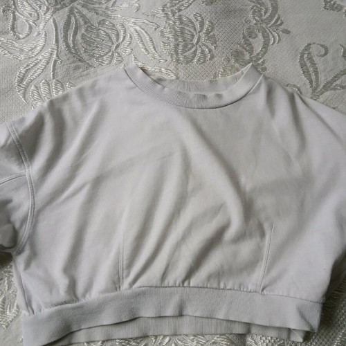 Women's cropped white sweatshirt like new, size XS