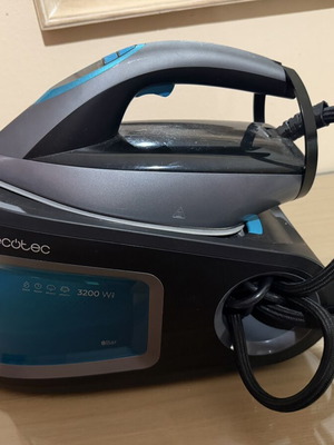 Cecotec steam iron like new