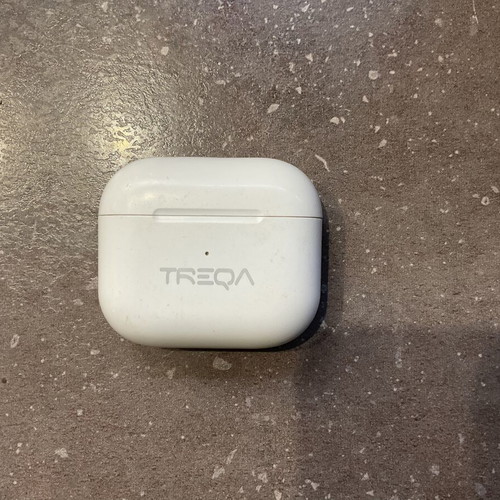 Treqa white wireless earbud case