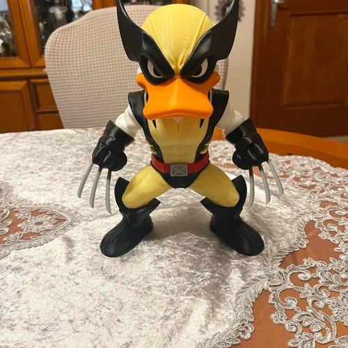 Φιγούρα Daffy με στολή Wolverine καινούργιο