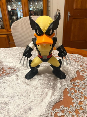 Φιγούρα Daffy με στολή Wolverine καινούργιο