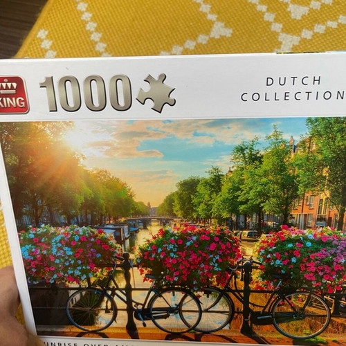 Puzzle 1000 pieces like new