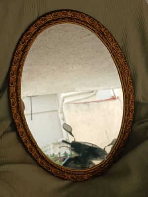Oval mirror 0.55x0.40 m