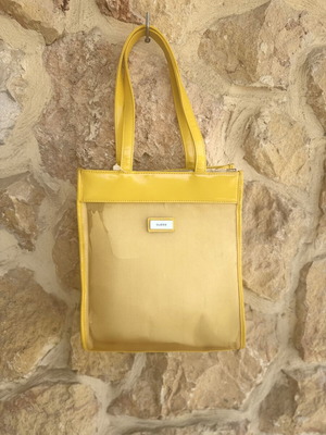 Guess Shoulder Bag yellow, like new, transparent with tulle and patent details