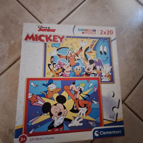 Mickey puzzle set like new, 2 pieces for kids