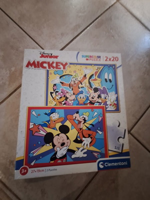 Mickey puzzle set like new, 2 pieces for kids