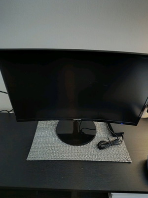 Samsung 24" Curved Monitor used with FreeSync and 60 Hz refresh rate