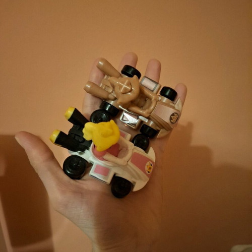 Super Mario figures like new
