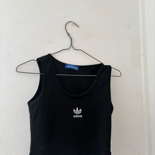 Adidas black crop top like new, size M