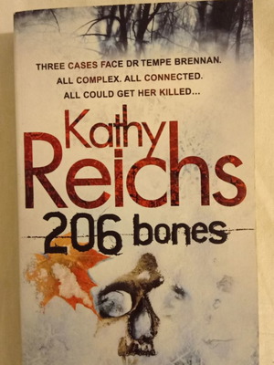 Book Kathy Reichs Mortal Remains used, English