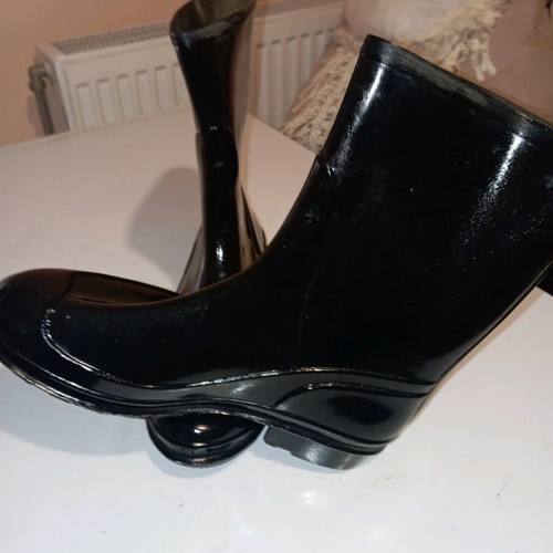 Unisex Galotses No41 Black Like New