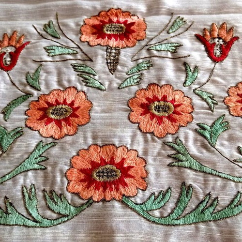 Set of 2 Handmade Embroidered Table Runners vintage, like new