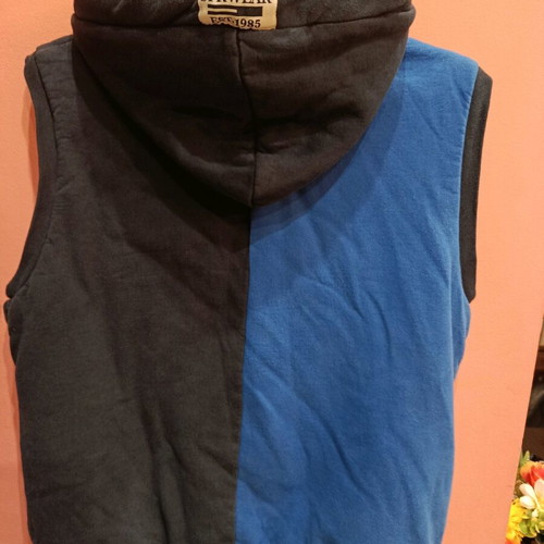 Sprint fleece vest like new, blue, thick and warm