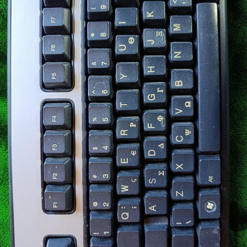 Wired full-size keyboard with numpad, black and silver