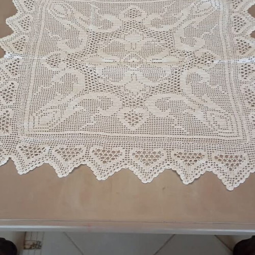 Crocheted table runner set with napkins new