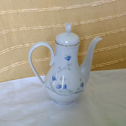 Porcelain teapot used with stamp