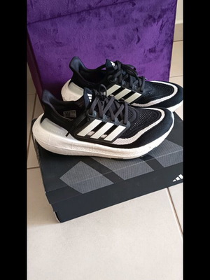 Adidas Ultraboost athletic shoes like new, size 38.5, black and white