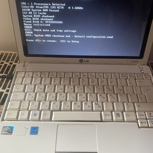Netbook LG X120 used, battery not working, Windows issues