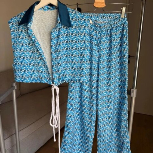 Zagar women's set with tied vest and pants new, white and blue
