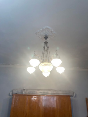 Chandelier like new, functional